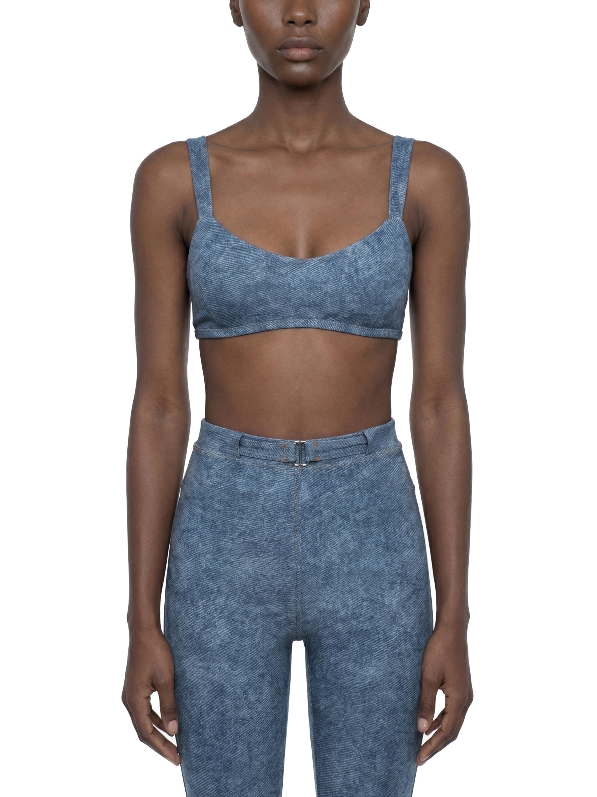 gym top women 	•	grey sports b,yoga top women 	•	workout outf,activewear women 	•	stretch br,streetwear women 	•	barrim str