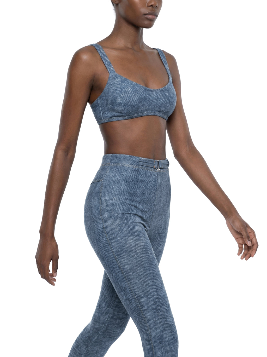 gym top women 	•	grey sports b,yoga top women 	•	workout outf,activewear women 	•	stretch br,streetwear women 	•	barrim str