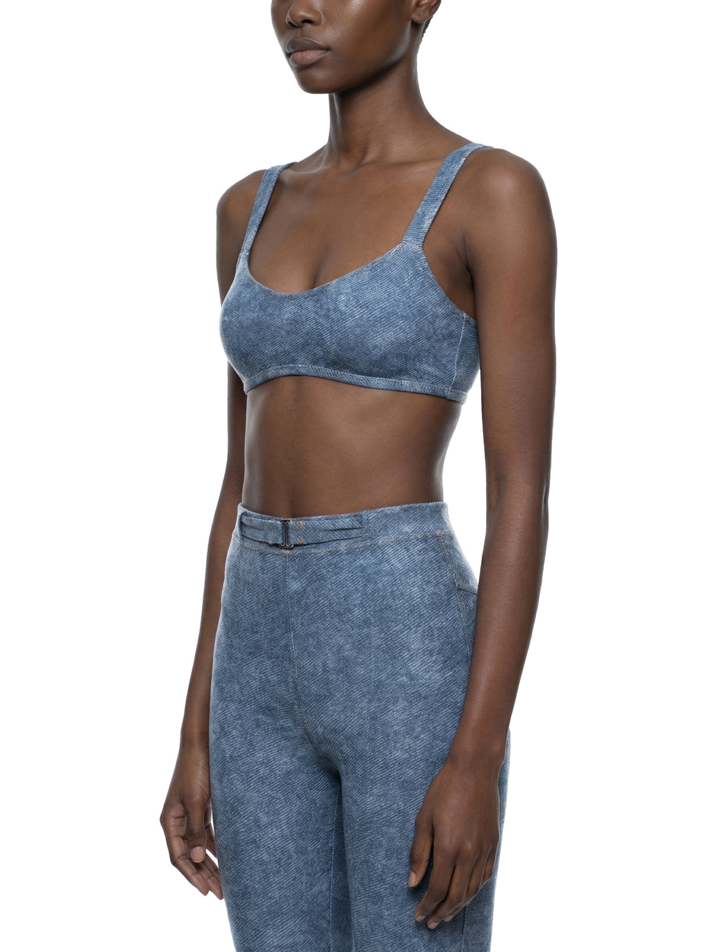 gym top women 	•	grey sports b,yoga top women 	•	workout outf,activewear women 	•	stretch br,streetwear women 	•	barrim str