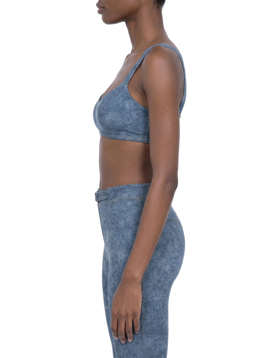 gym top women 	•	grey sports b,yoga top women 	•	workout outf,activewear women 	•	stretch br,streetwear women 	•	barrim str